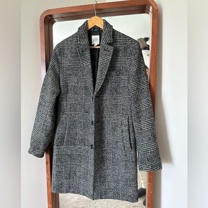 Gap lined glen plaid “crombie” wool blend overcoat in grey.